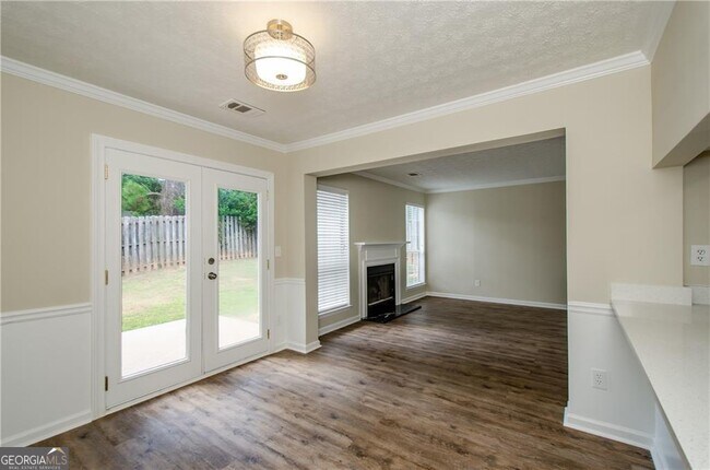 Building Photo - 10840 Mortons Crossing