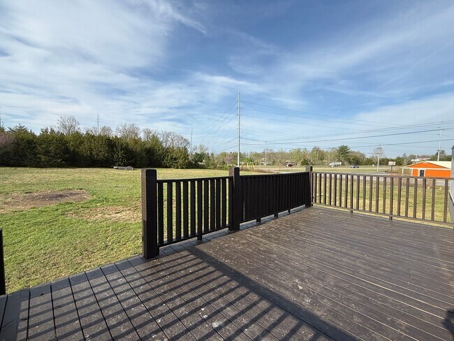 Building Photo - 3 Bedroom 2 Bathroom Mobile Home Located in Mosheim, TN