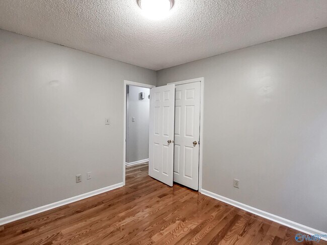 Building Photo - 116 Portal Ln