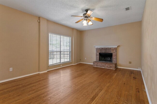 Building Photo - 7605 Bryce Canyon Dr W