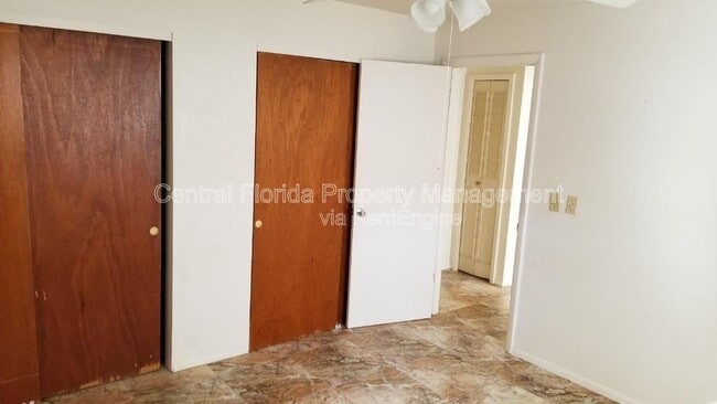 Building Photo - 2203 S Park Ave