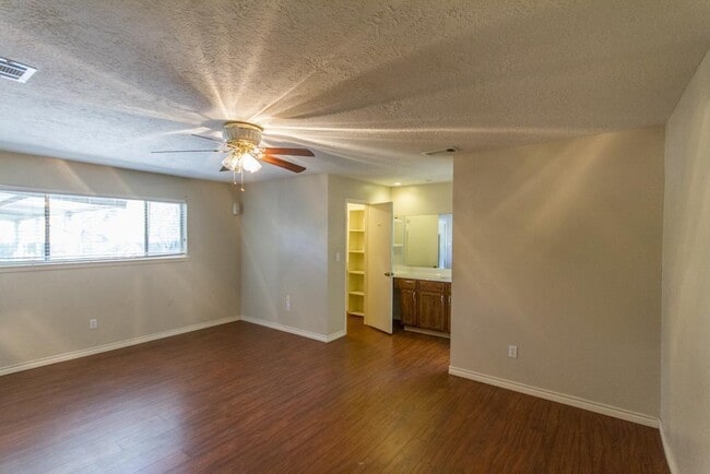 Building Photo - 5403 Timpani Dr