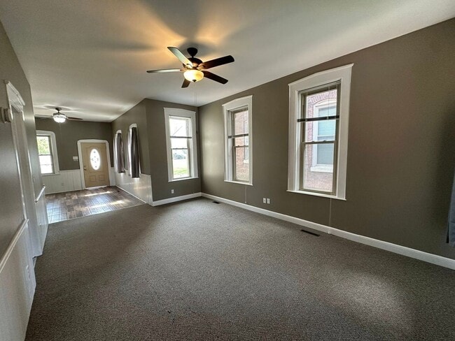 Building Photo - 309 S 8th St