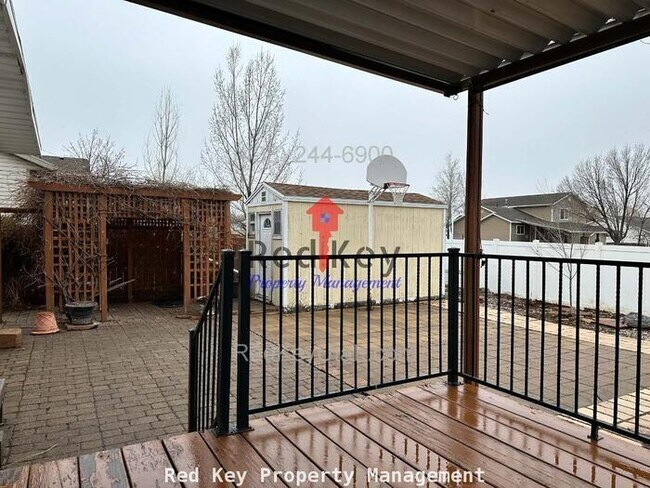 Building Photo - 550 E Single Family Home