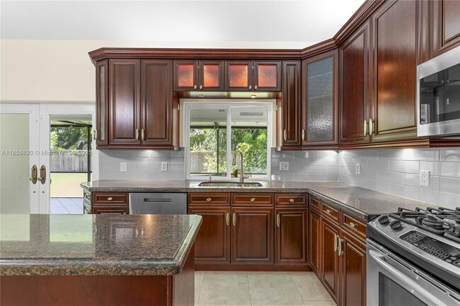Building Photo - 15800 Surrey Cir