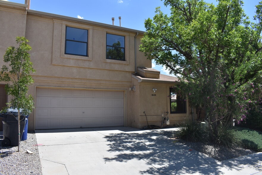 Primary Photo - 8600 Simi Ln NE