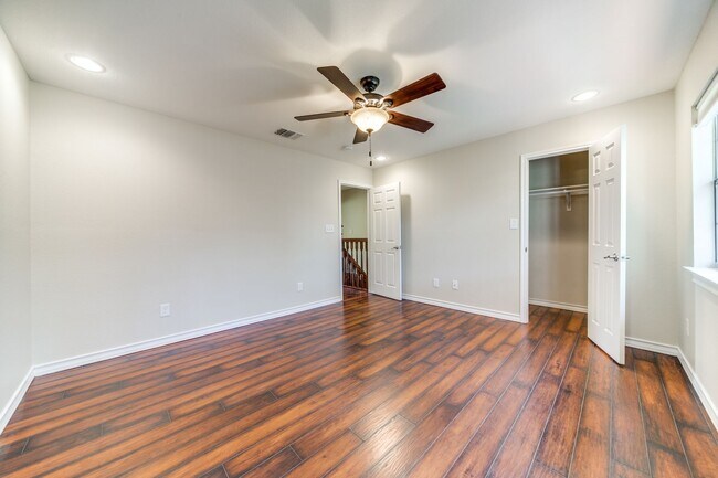 Building Photo - 2 Bedroom/2.5 Bath Bent Oak Subdivision