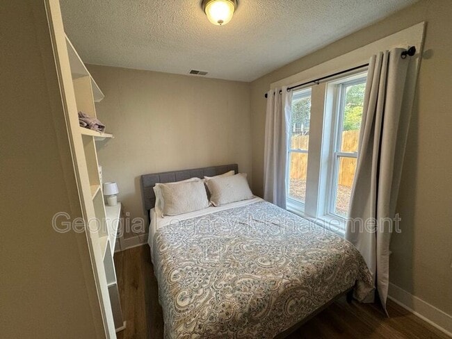 Building Photo - 275 Boulevard Heights