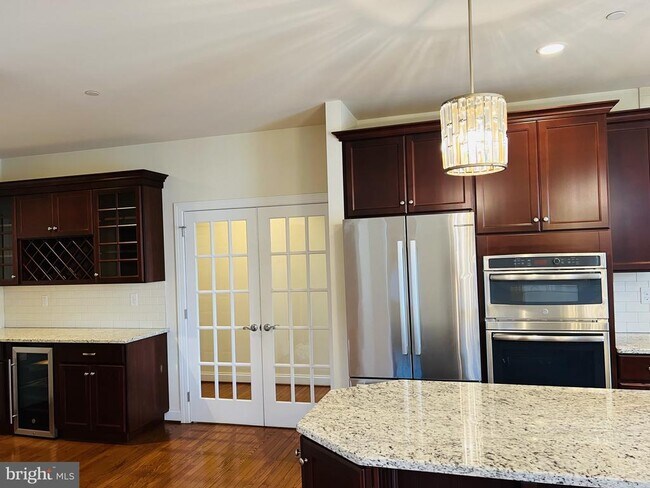 Building Photo - 107 Shilling Ave