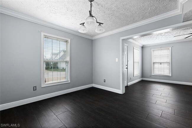 Building Photo - 406 Leawood Cir