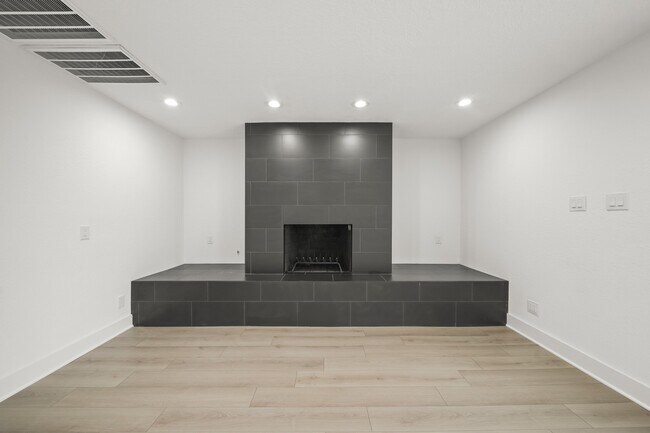 Building Photo - 6010 Rutherglenn Dr