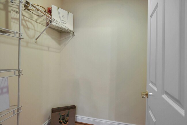 Building Photo - 207 Shearwater Ct W