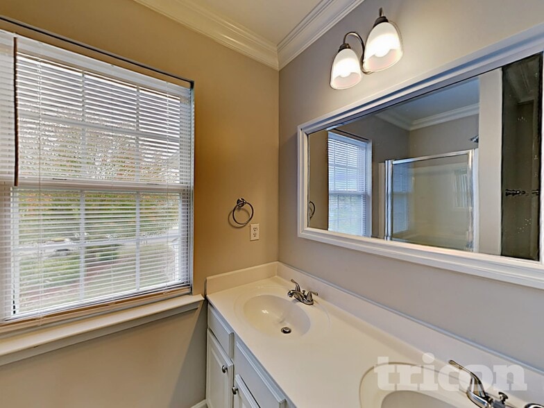 Building Photo - 4700 Winterberry Ln