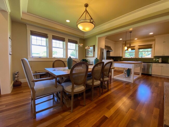 Building Photo - For Rent: Gorgeous 3 Bed, 2 Bath Custom Home & Large Lanai available 5/15/26-1/15/27