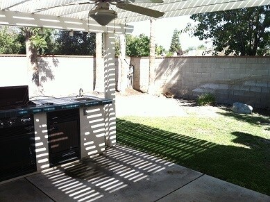 Building Photo - 4 bed 2 bath hm located in The Seasons SW ...