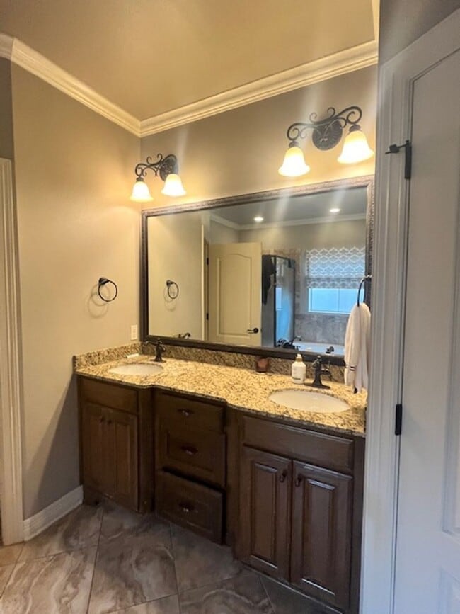 Building Photo - Beautiful Home in Tiburon!!