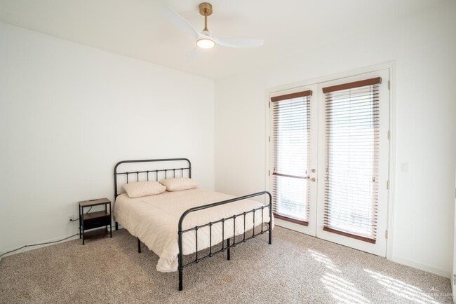 Building Photo - 21 S 5th St