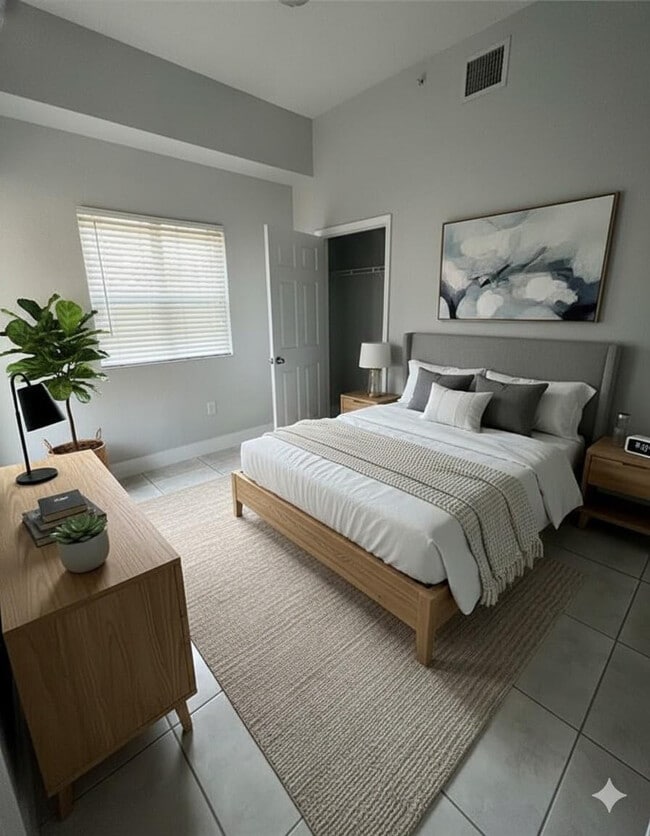 Building Photo - 2801 Riverside Dr