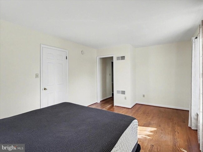 Building Photo - 902 Cypress St