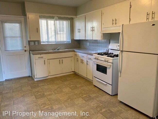 Building Photo - 2656-2658 C St