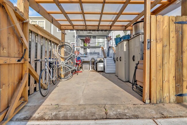 Building Photo - 639 20th St NE