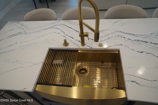 Building Photo - 787 Clearwater Ave