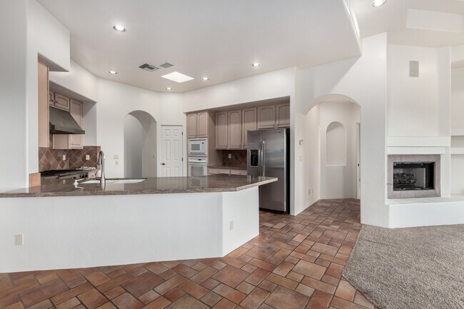 Catalina Foothills 4 bedroom 4 bath Home located in prestigious Canyon Ridge. 270-degree VIEWS! - 4667 N Rocky Crest Plz