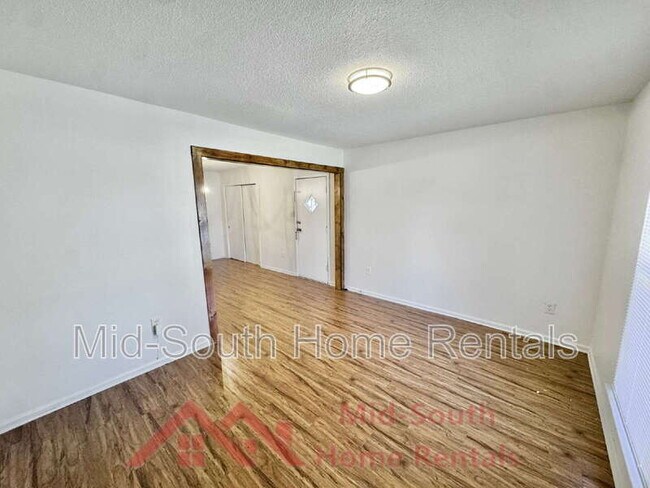 Building Photo - 1185 Deer Trail Ln