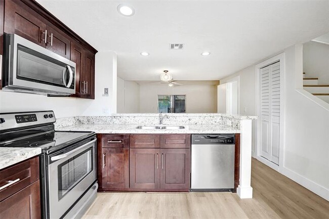 Building Photo - 35 SW 3rd St