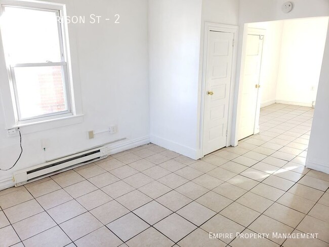 Building Photo - 2nd Floor-1 Bedroom/ 1 Bathroom Apartment ...