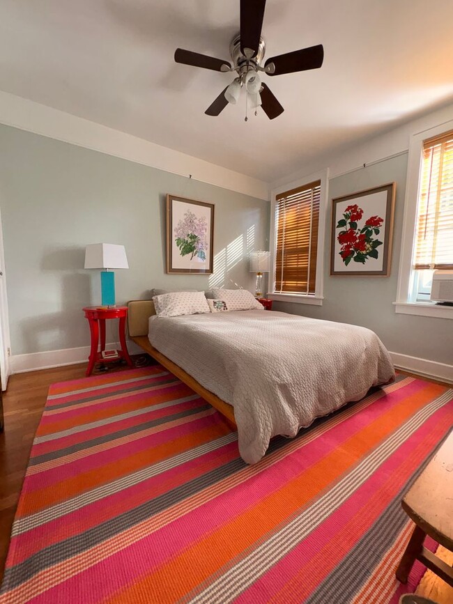 Building Photo - Charming Second-Floor Condo in Historic Fi...