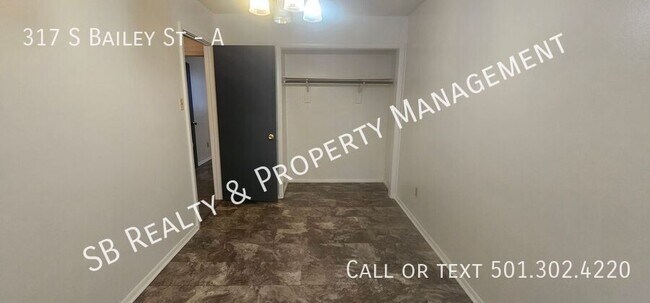 Building Photo - 317 S Bailey St