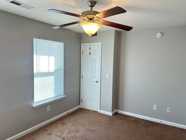 Building Photo - 166 Lone Tree Dr NE