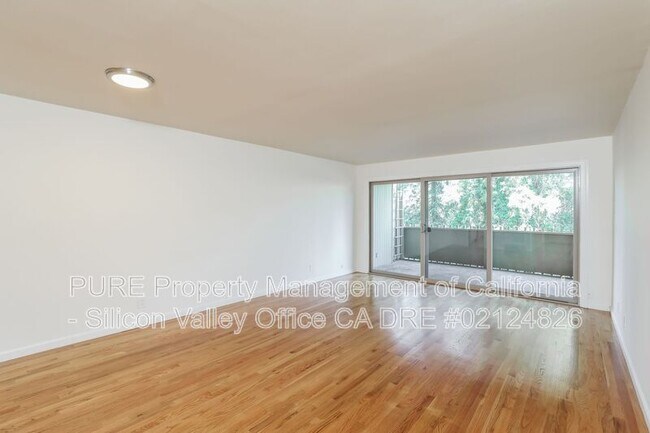 Building Photo - 2315 Eastridge Ave