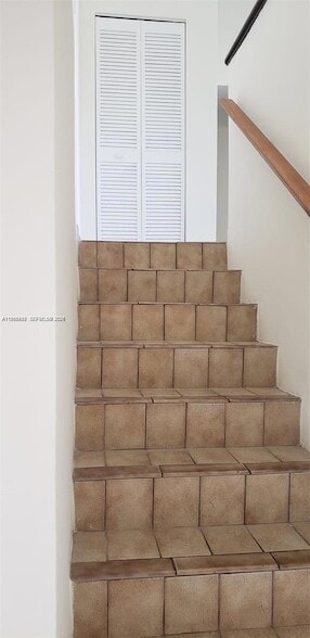 Building Photo - 10221 Fontainebleau Blvd