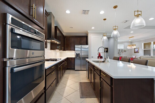 Building Photo - 994 Victoria Hills Dr S