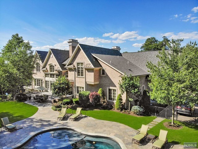 Building Photo - 174 Vaccaro Dr