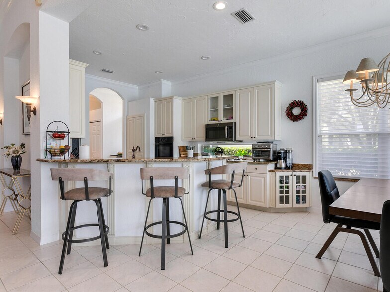 Building Photo - 7535 Ascot Ct