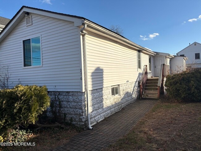 Building Photo - 276 Linden Ave