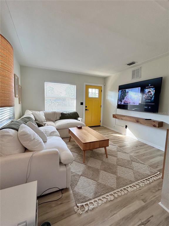 Building Photo - 4619 19th Ave S