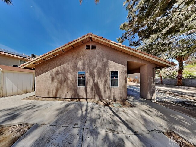 Building Photo - 5565 E Cy Young Dr