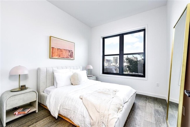 Building Photo - 800 Embassy Dr