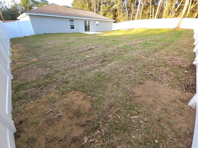 Building Photo - 742 W Deacon Pl