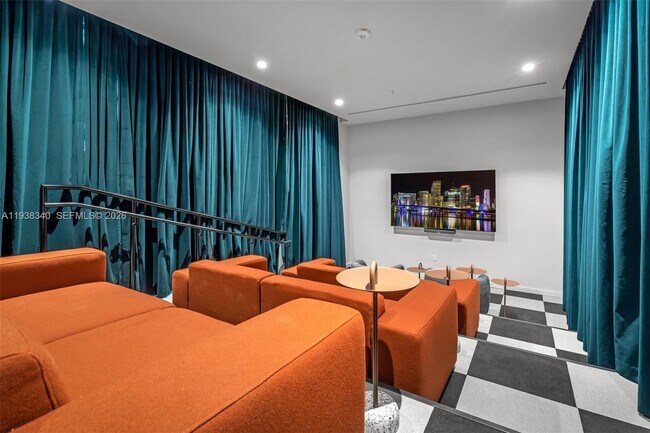 Building Photo - 11 NE 6th St