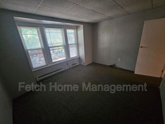 Building Photo - 2534 Derry St