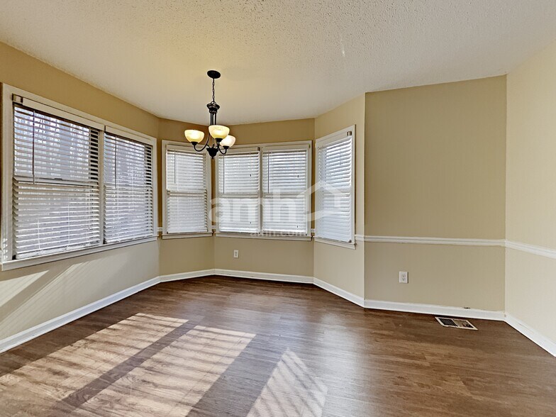 Building Photo - 34 Bell Ct