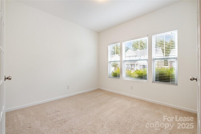 Building Photo - 10327 Snowbell Ct