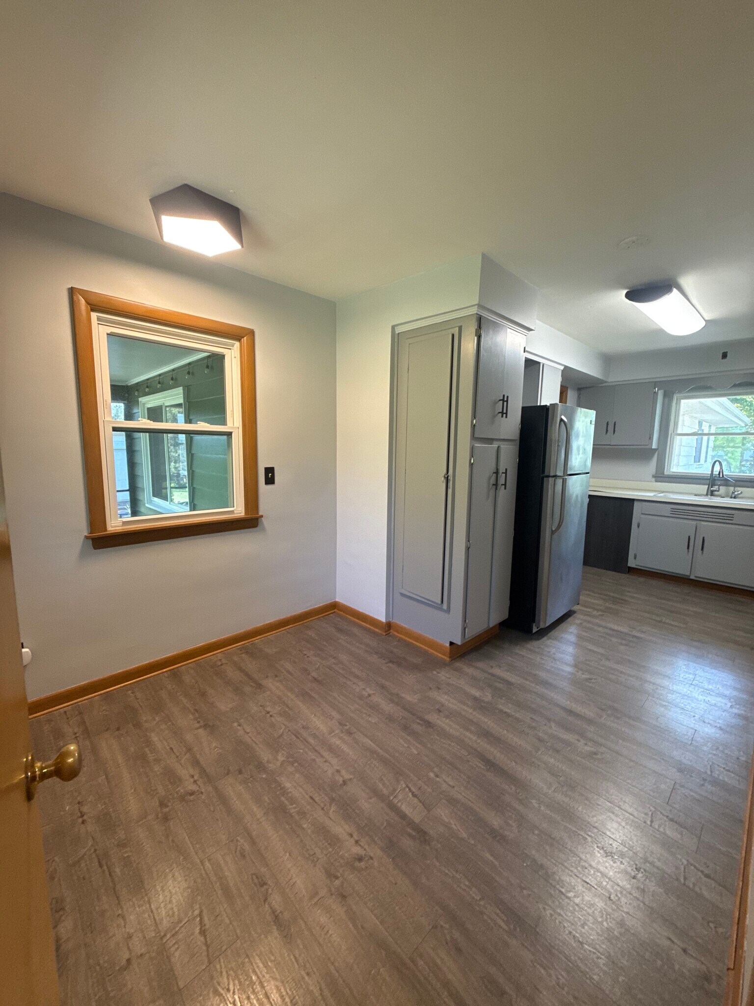 Building Photo - 419 Roland Ave