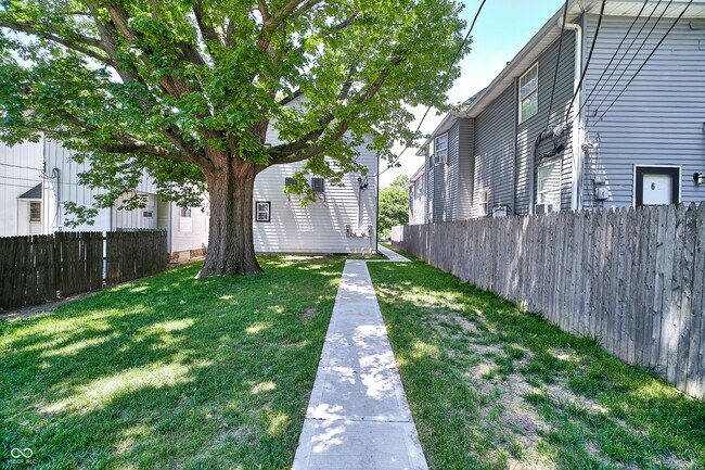 Building Photo - 415 Dequincy St