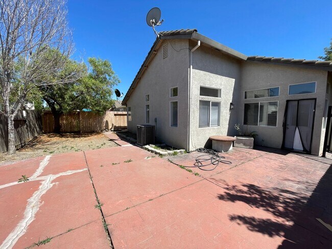 Building Photo - 7915 Jacinto Rd